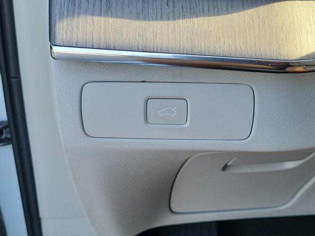 2025 Volvo XC90 B6 Plus 7-Seater