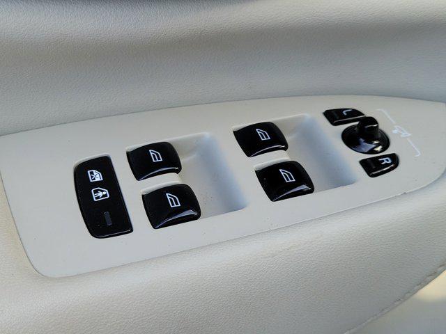 2025 Volvo XC90 B6 Plus 7-Seater