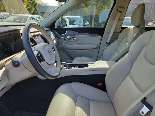 2025 Volvo XC90 B6 Plus 7-Seater