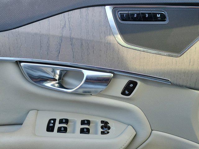 2025 Volvo XC90 B6 Plus 7-Seater