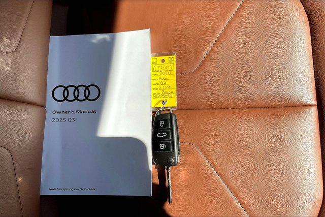 2025 Audi Q3 Premium 45 TFSI S line quattro Tiptronic