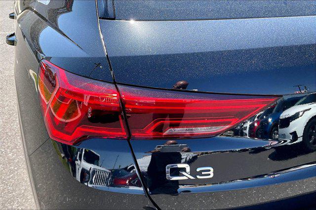 2025 Audi Q3 Premium 45 TFSI S line quattro Tiptronic