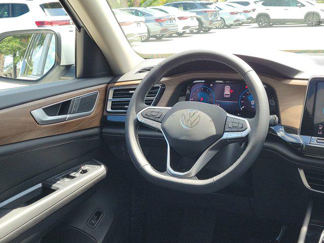 2026 Volkswagen Atlas SE with Technology