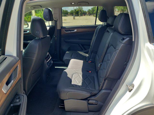 2026 Volkswagen Atlas SE with Technology