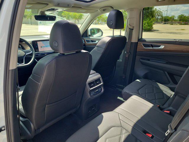 2026 Volkswagen Atlas SE with Technology