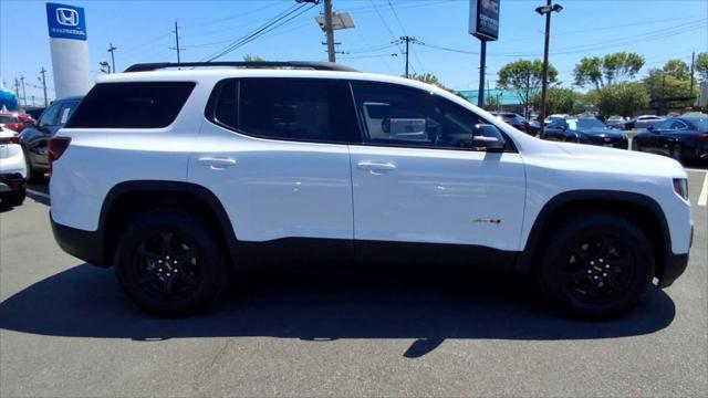 2023 GMC Acadia AWD AT4