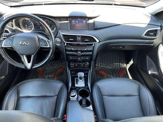 2018 INFINITI QX30 Luxury
