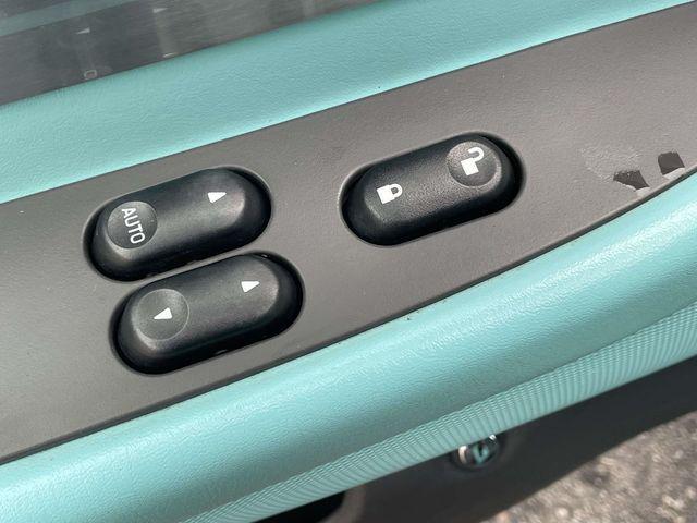 2002 Ford Thunderbird Base