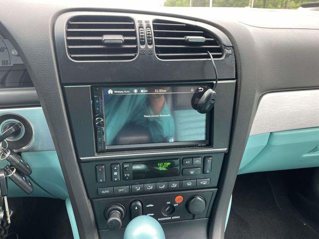 2002 Ford Thunderbird Base