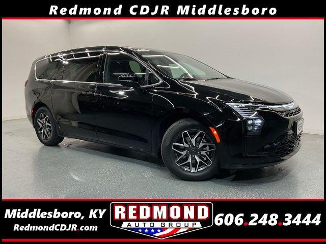 2027 Chrysler Pacifica Limited for sale in Middlesboro, KY