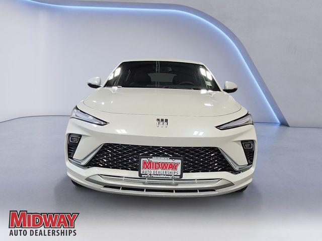2026 Buick NV Avenir FWD