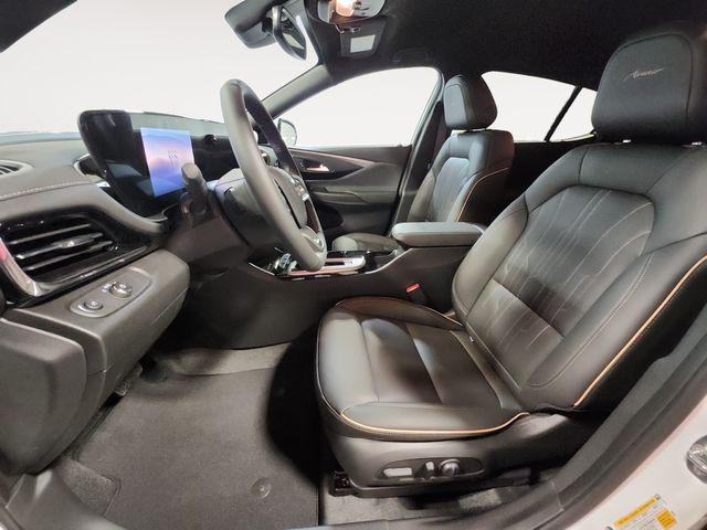 2026 Buick NV Avenir FWD