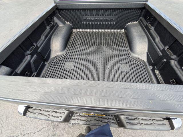 2026 Nissan Frontier Crew Cab SV 4x2