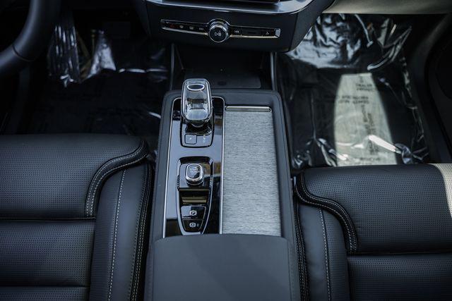 2026 Volvo XC90 Ultra, B6 AWD Gas (mild hybrid), Gasoline, Bright, 7 Seats
