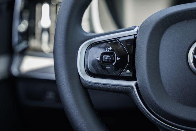 2026 Volvo XC90 Ultra, B6 AWD Gas (mild hybrid), Gasoline, Bright, 7 Seats