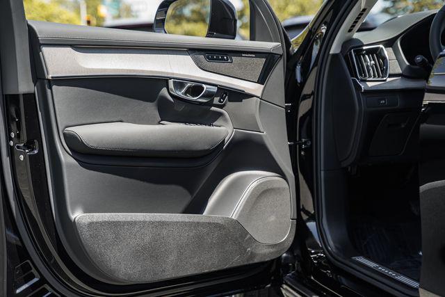 2026 Volvo XC90 Ultra, B6 AWD Gas (mild hybrid), Gasoline, Bright, 7 Seats