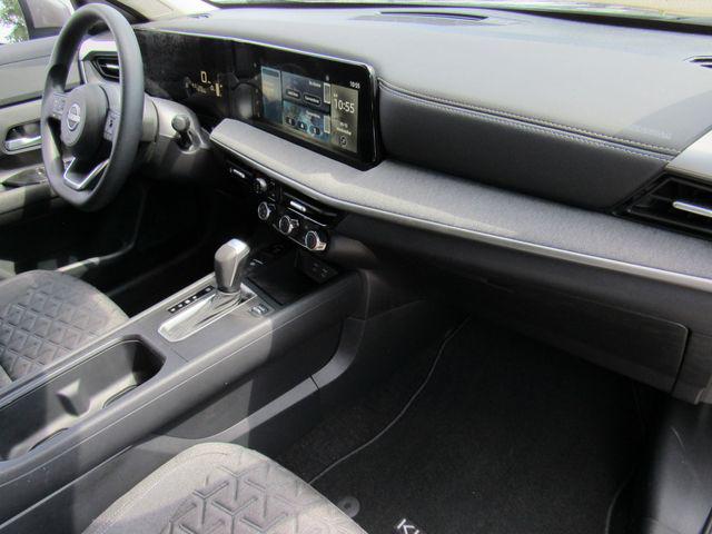 2025 Nissan Kicks SV FWD