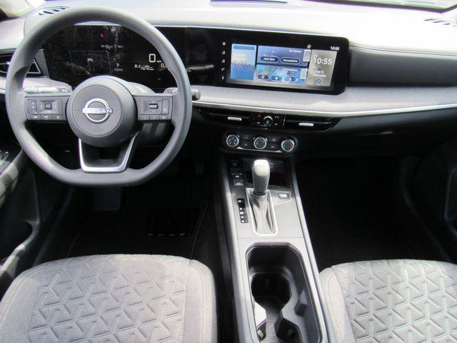 2025 Nissan Kicks SV FWD