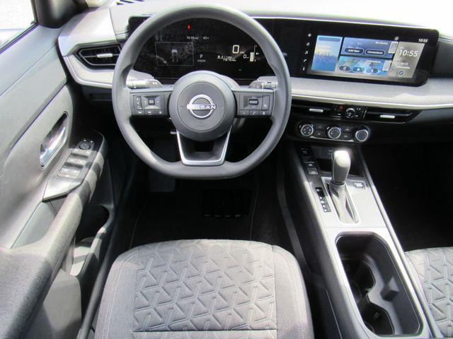 2025 Nissan Kicks SV FWD