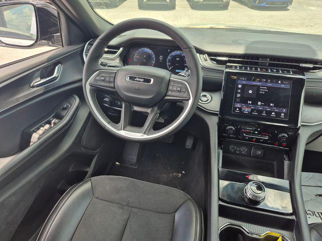 Used 2025 Jeep Grand Cherokee Altitude 4x4 For Sale in Florence, SC