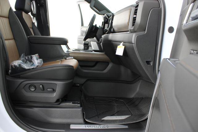2026 Chevrolet Silverado 1500 4WD Crew Cab Short Bed High Country