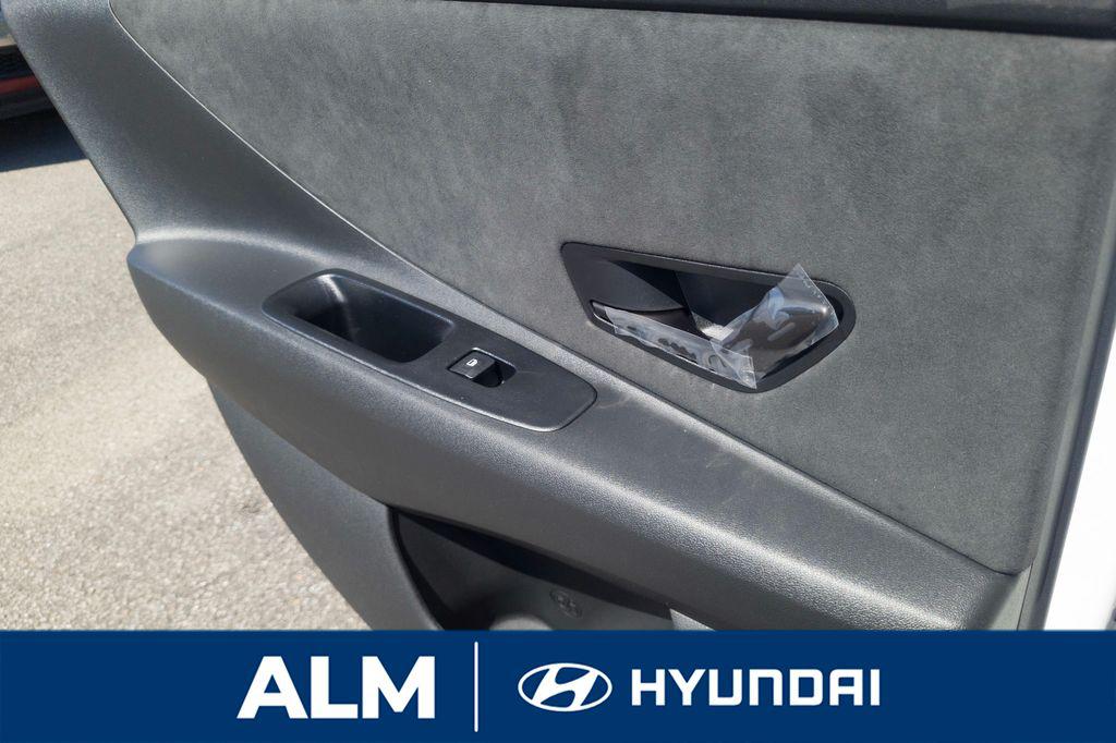New 2026 White HYUNDAI Sedan image 18