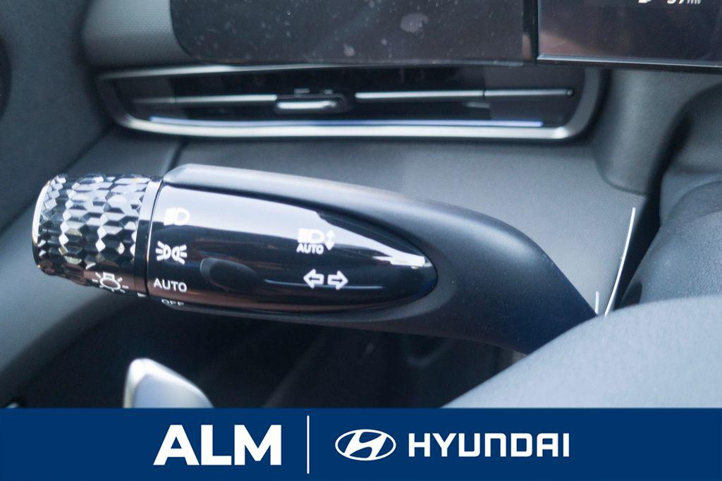 New 2026 White HYUNDAI Sedan image 34