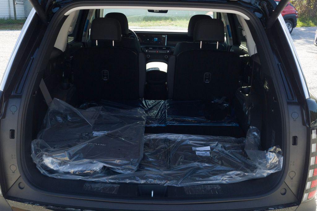 New 2026 Abyss Black HYUNDAI SEL 7P image 7