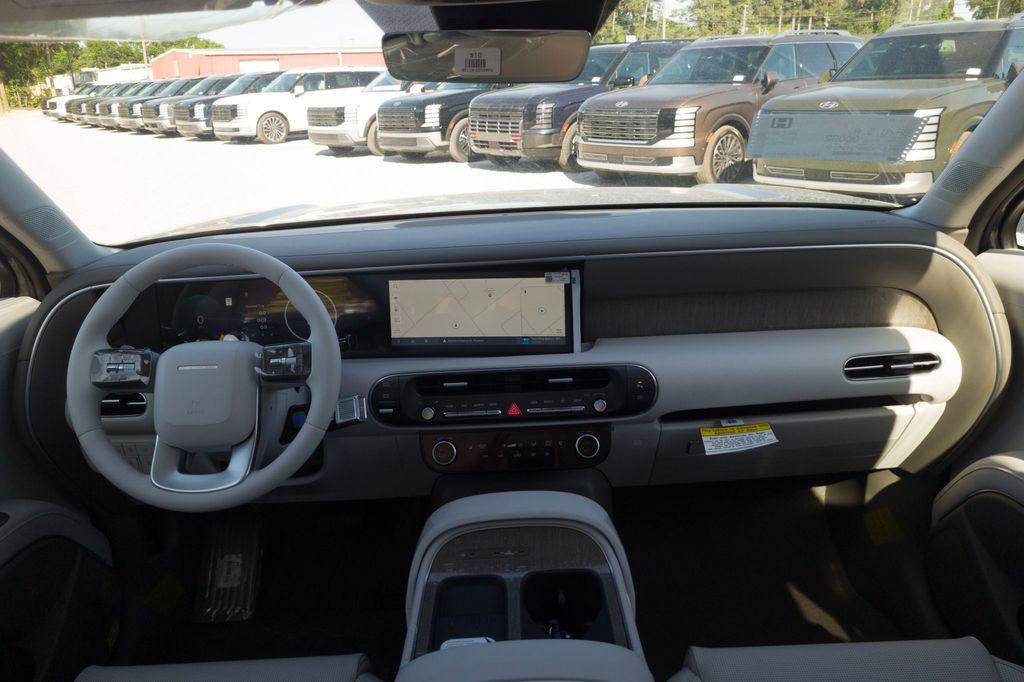 New 2026 Abyss Black HYUNDAI SEL 7P image 18