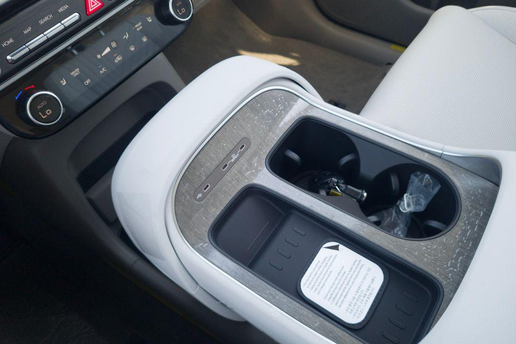 New 2026 Abyss Black HYUNDAI SEL 7P image 24
