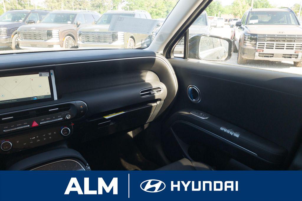 New 2026 Black Hyundai Blue SEL 8P image 17