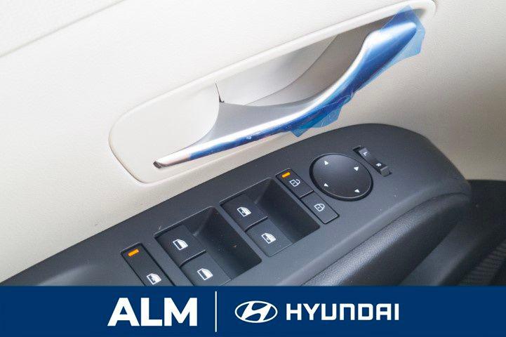New 2026 Red HYUNDAI SEL FWD image 32