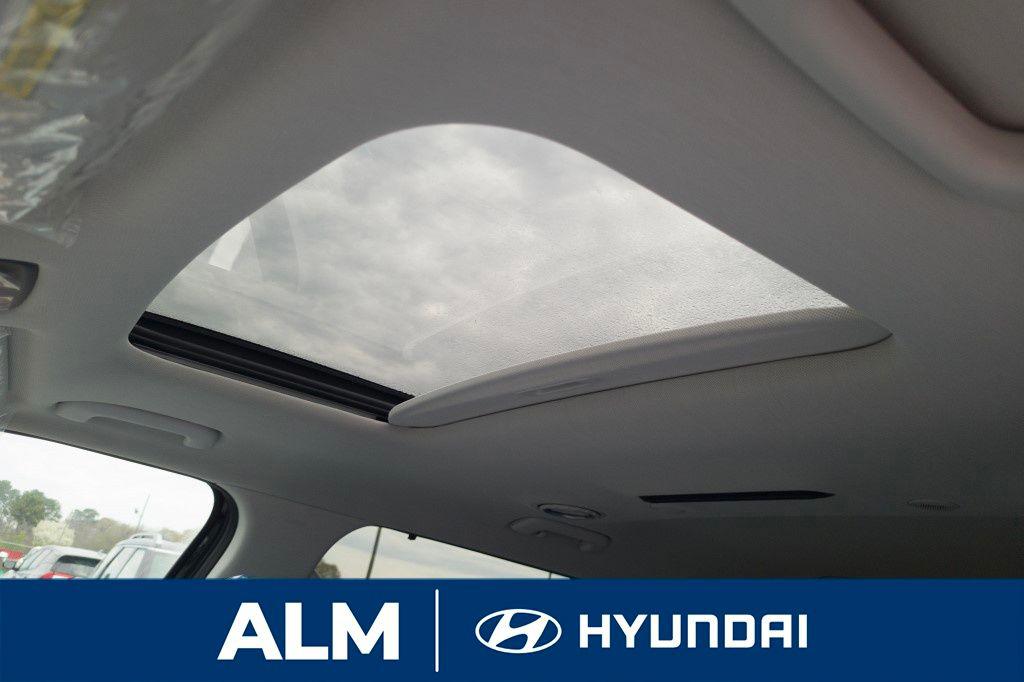 New 2026 Black Hyundai Blue SEL Premium 8P image 16