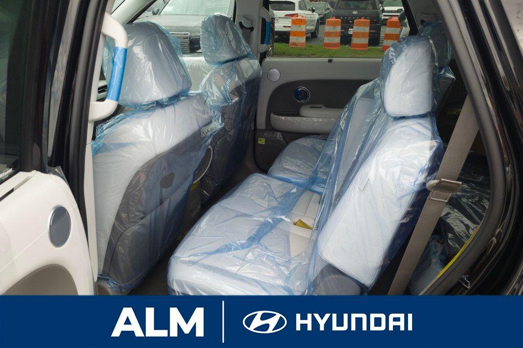 New 2026 Black Hyundai Blue SEL Premium 8P image 18