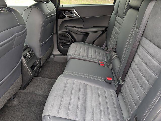 2026 Mitsubishi Outlander LE 1.5T S-AWC