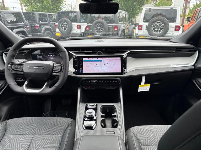 2026 Jeep Cherokee Laredo 4x4