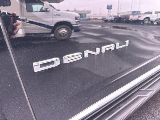 2025 GMC Yukon XL 4WD Denali