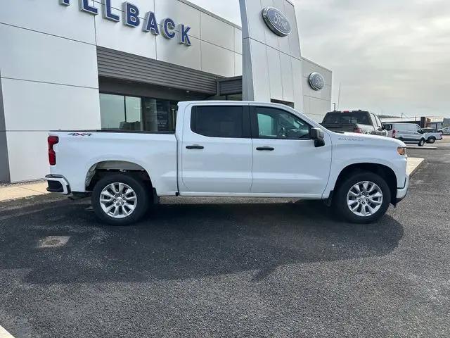 2022 Chevrolet Silverado 1500 4WD Crew Cab Short Bed Custom