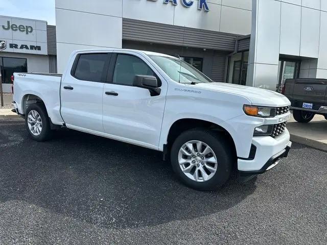 2022 Chevrolet Silverado 1500 4WD Crew Cab Short Bed Custom