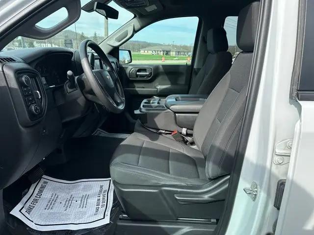 2022 Chevrolet Silverado 1500 4WD Crew Cab Short Bed Custom