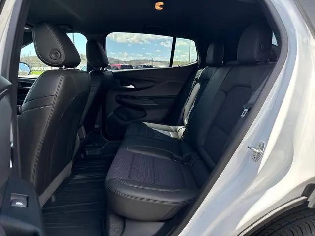 2025 Buick NV Preferred FWD
