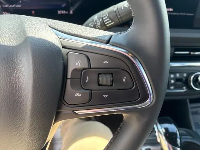 2025 Buick NV Preferred FWD