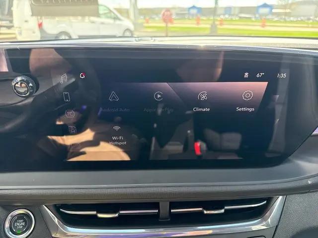 2025 Buick NV Preferred FWD