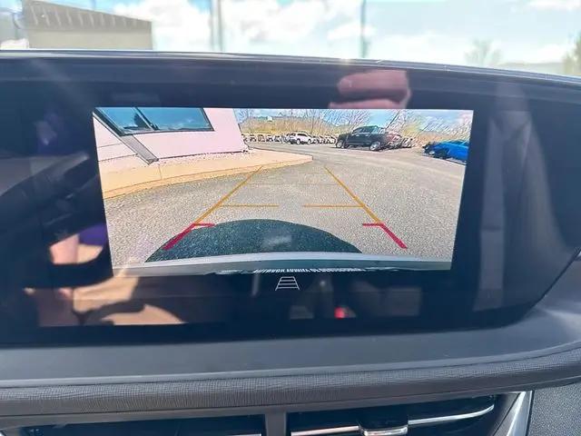 2025 Buick NV Preferred FWD