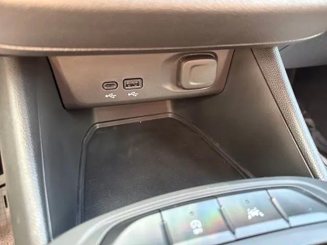 2025 Buick NV Preferred FWD