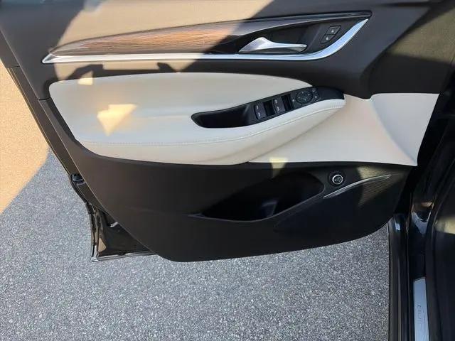 2022 Buick Enclave AWD Essence