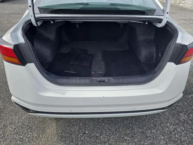 2025 Nissan Altima SV FWD