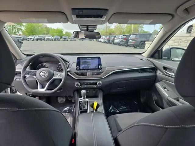 2025 Nissan Altima SV FWD