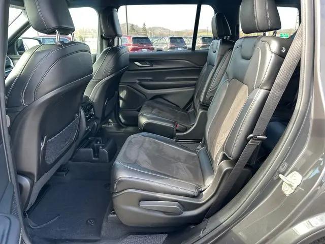 2023 Jeep Grand Cherokee L Altitude 4x4