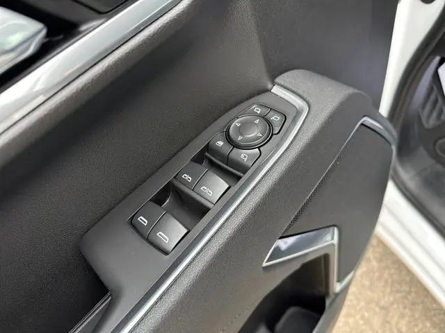 2025 GMC Sierra 1500 4WD Crew Cab Short Box SLT
